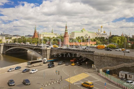 Дом на Набережной Дом на Набережной